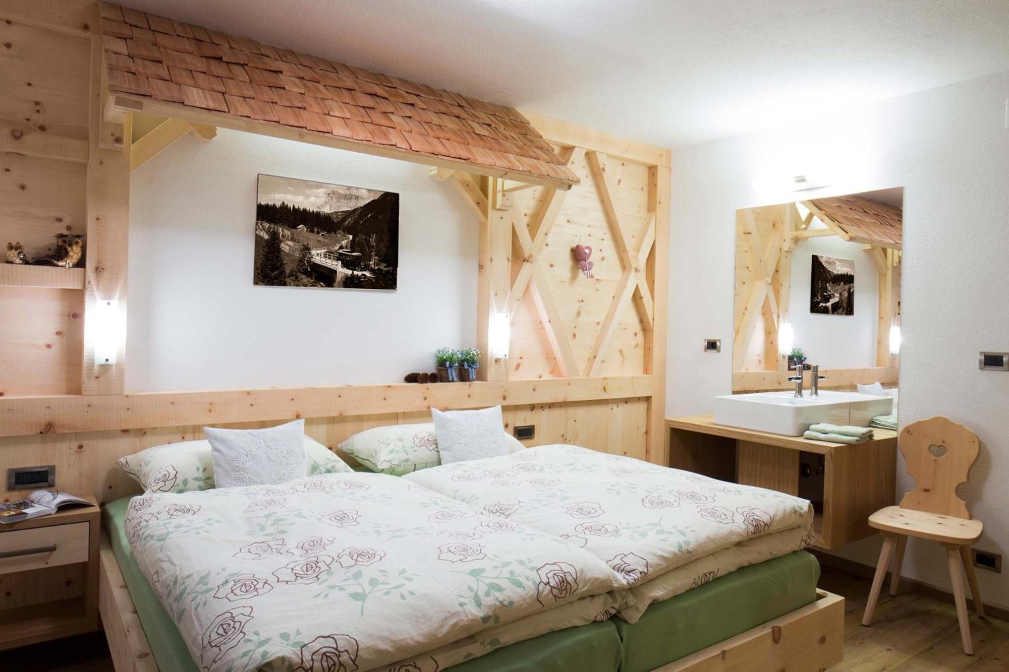 Alpin Apartments Colfosco Rum bild