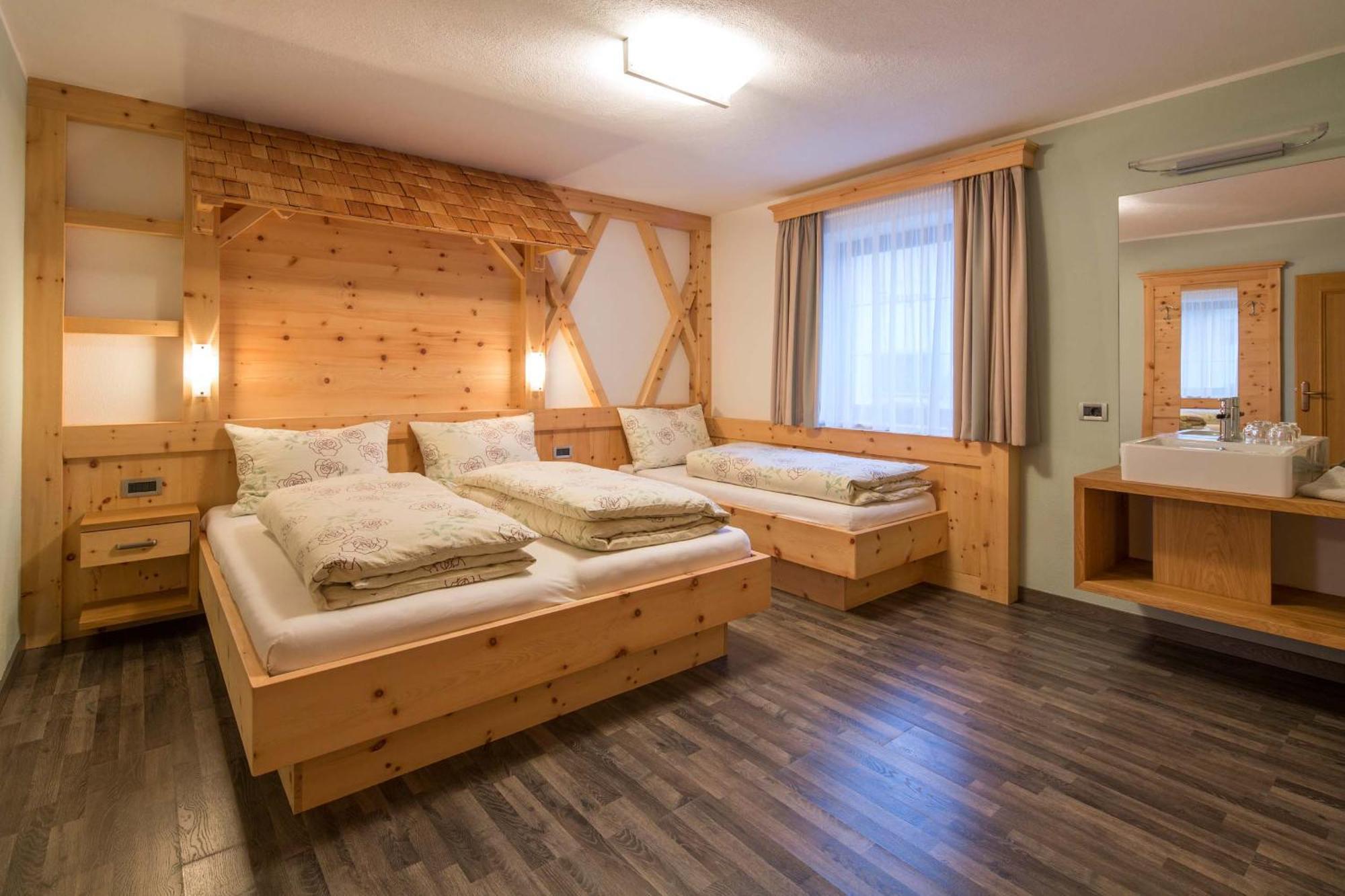 Alpin Apartments Colfosco Rum bild