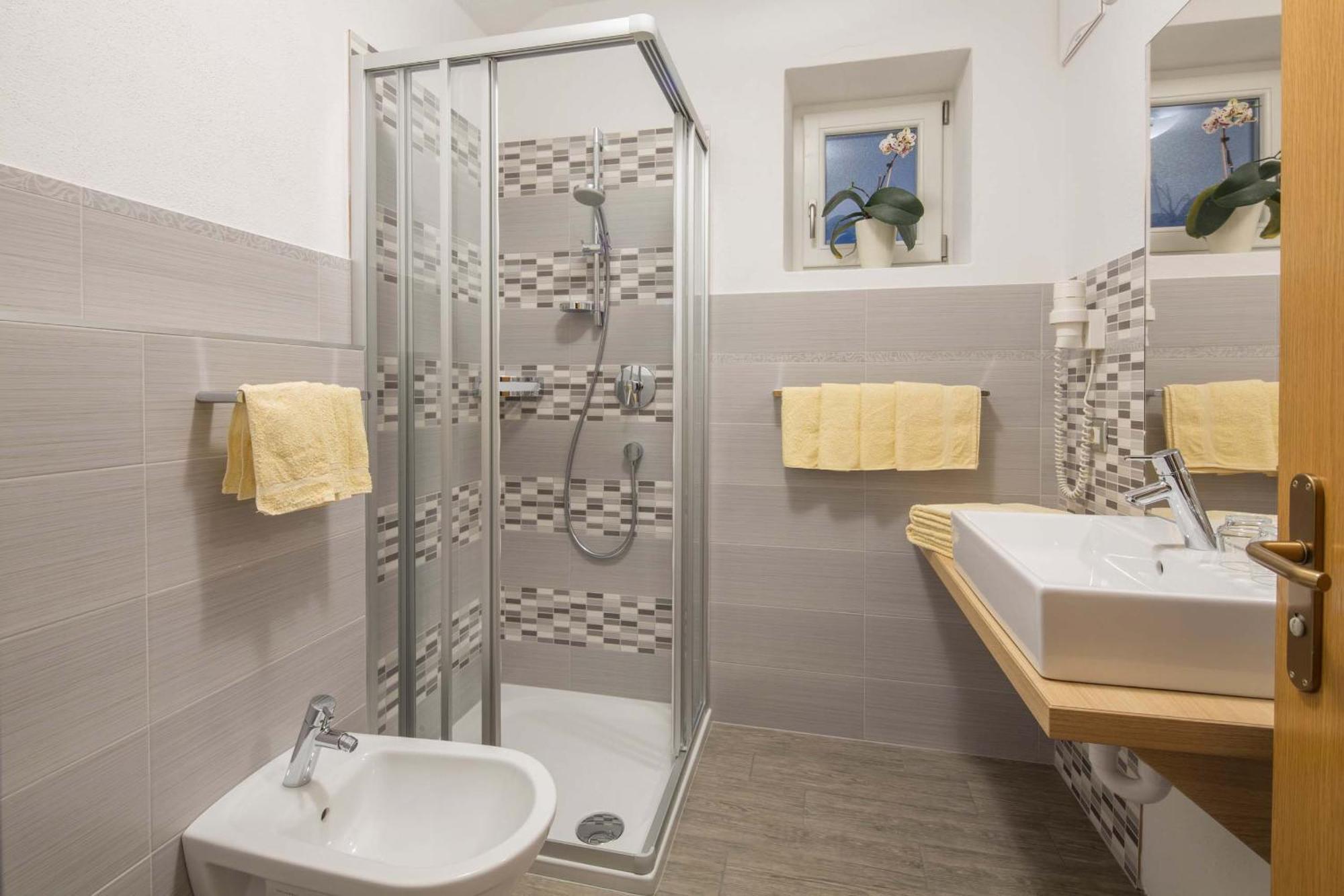 Alpin Apartments Colfosco Rum bild